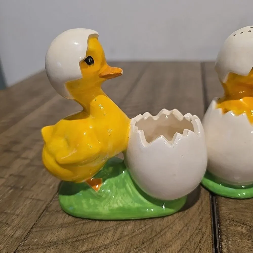 Vintage Hatching Easter Baby Chicks Salt and Pepper Shakers Kitschy